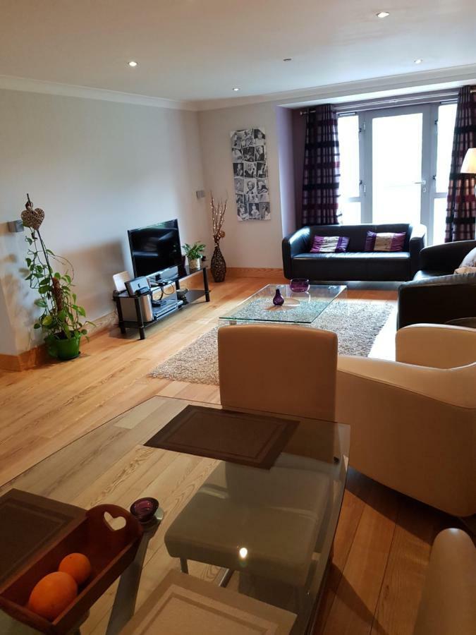 The Courtyard Apartments !!!! Киларни Екстериор снимка