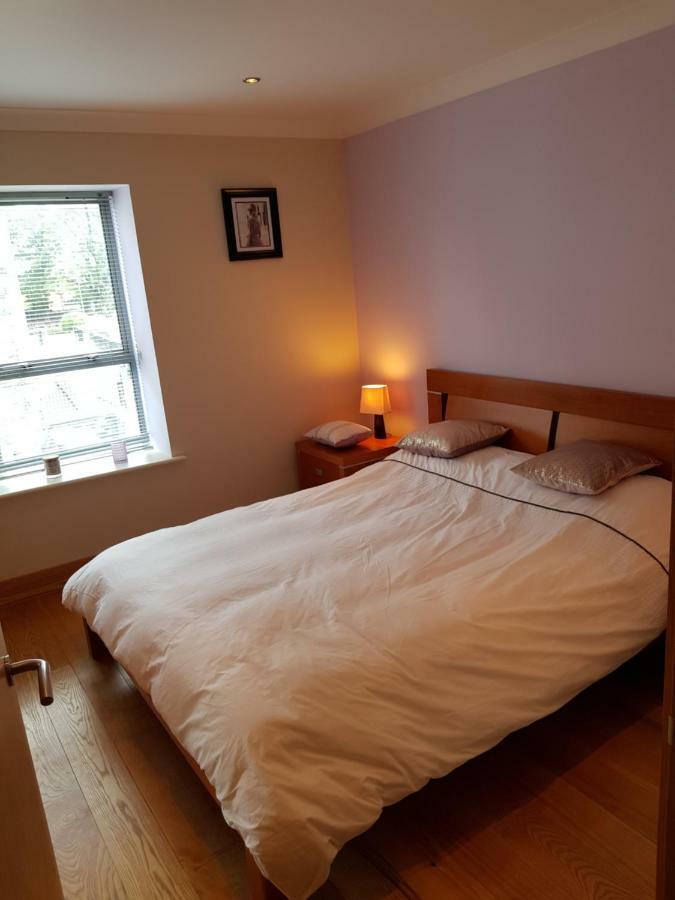 The Courtyard Apartments !!!! Киларни Екстериор снимка