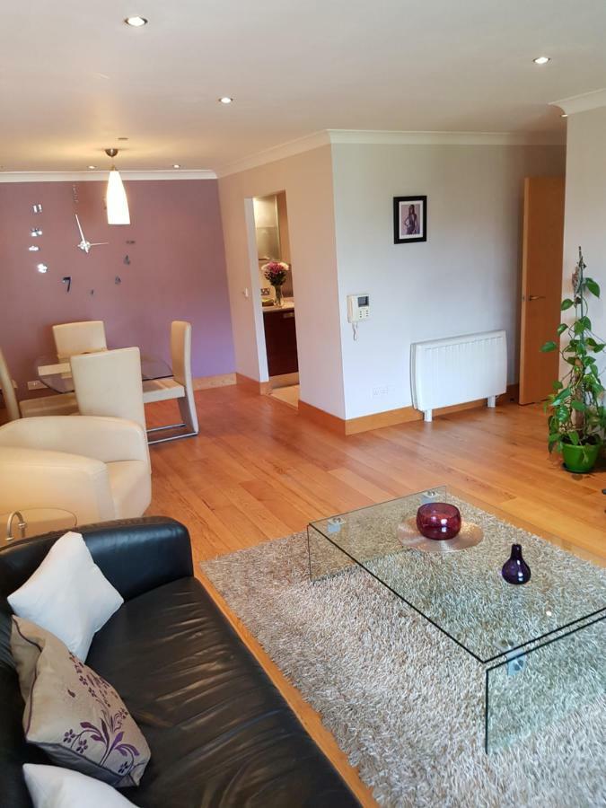 The Courtyard Apartments !!!! Киларни Екстериор снимка